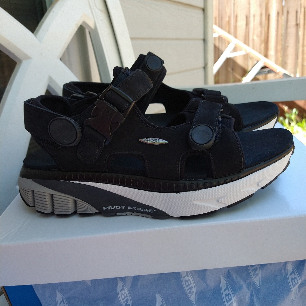 MBT MTR SANDALS